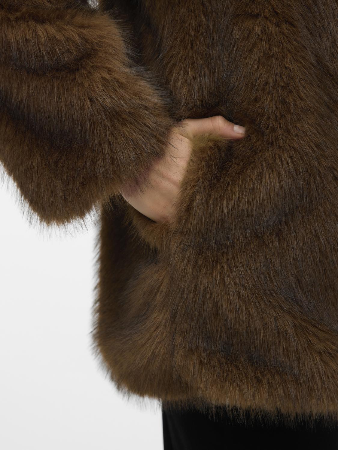 model_shot-detail